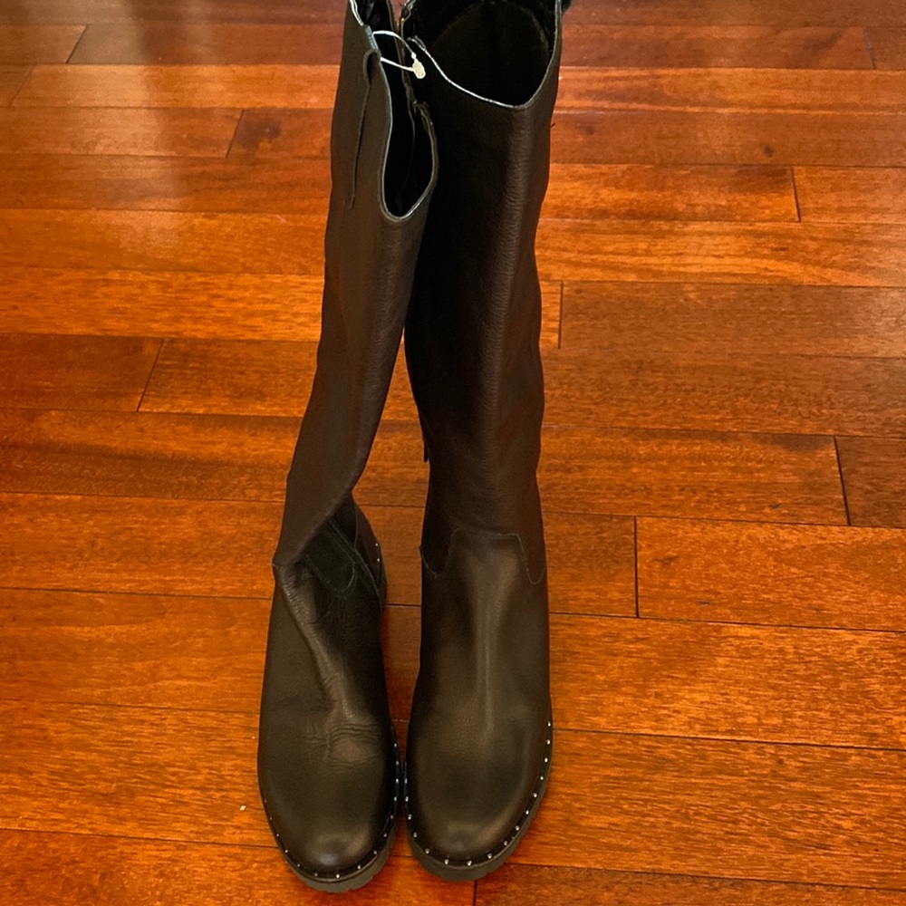 Avellini leather